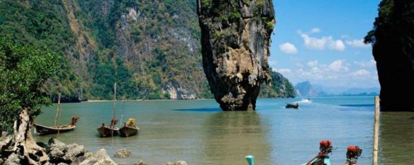 Попутчик в путешествие на остров Джеймса Бонда в Таиланде